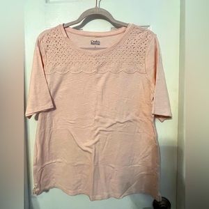 Croft & Barrow, ladies Large t-shirt with mesh top, peach/blush in color
